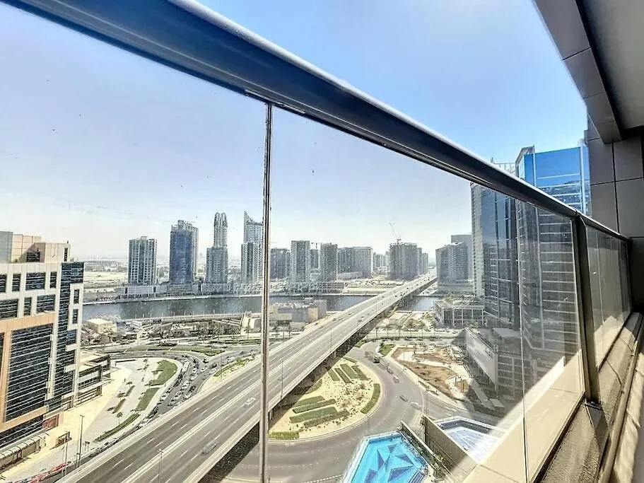 Apartment Tick - King Suite City Skyline View With Pool & Sauna Dubai