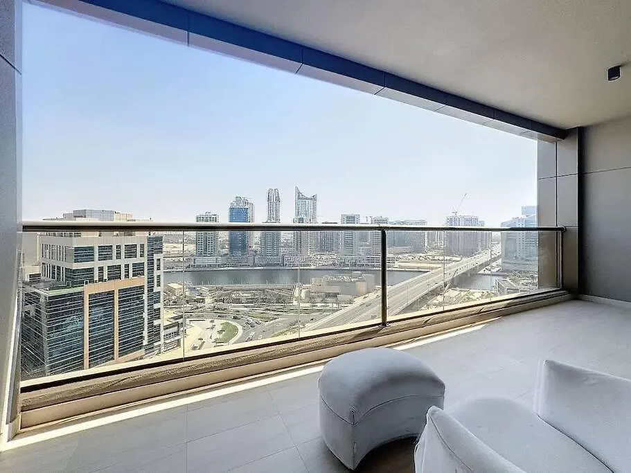 Tick - King Suite City Skyline View With Pool & Sauna Dubai